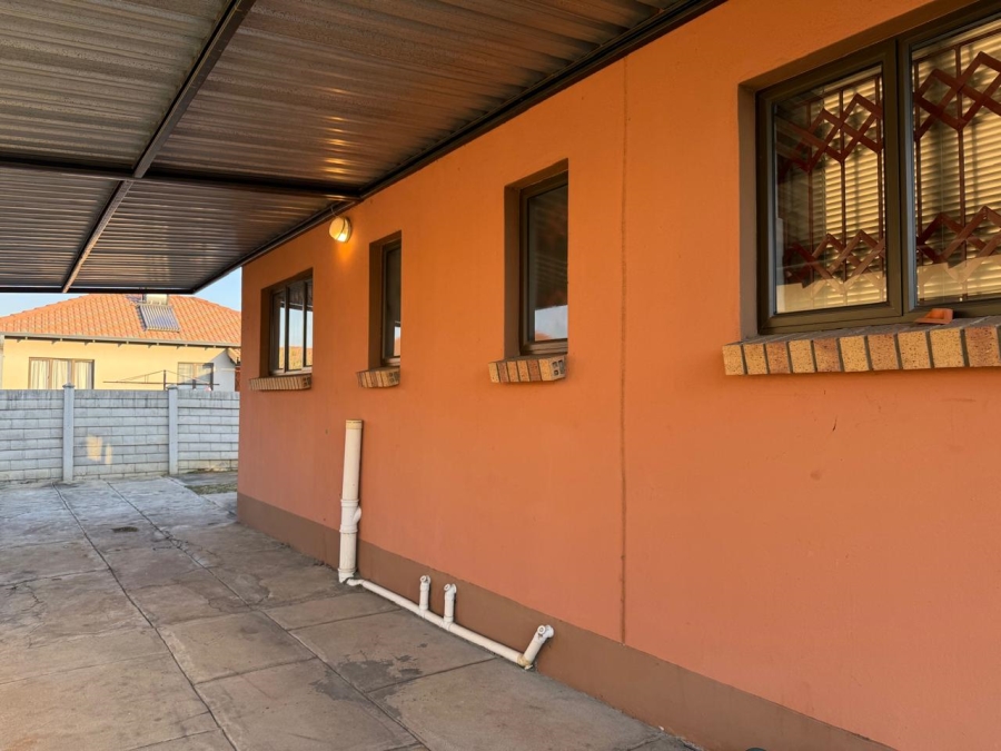 3 Bedroom Property for Sale in Waterval East North West